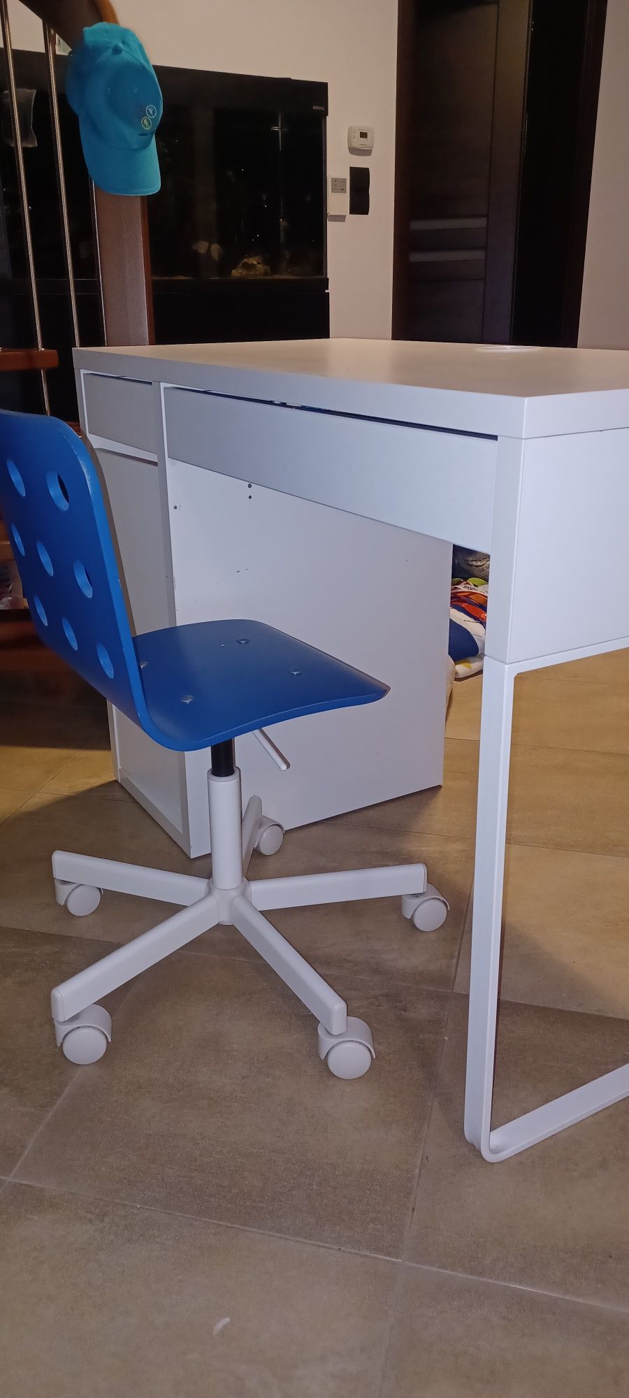 Biurko plus krzesło Ikea