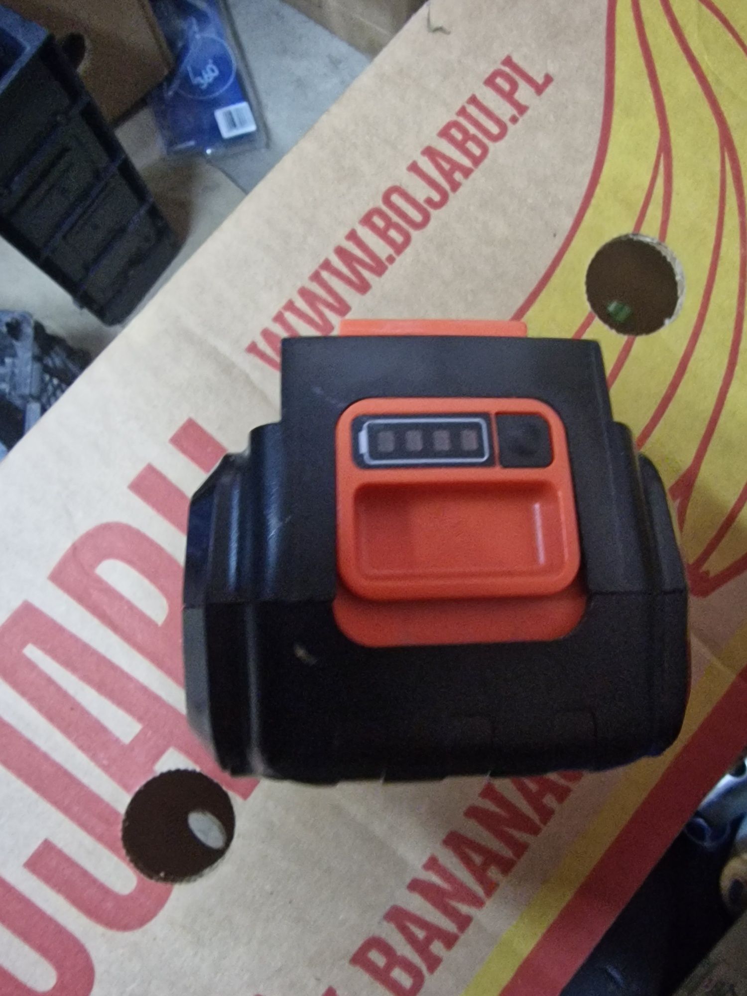Akumulator black & decker 36 v  że wskaźnikiem