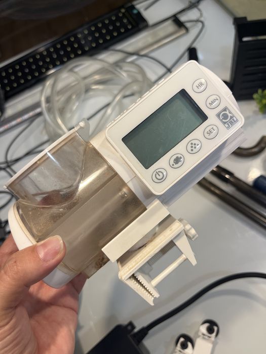 Conjunto comedouros automáticos para aquári