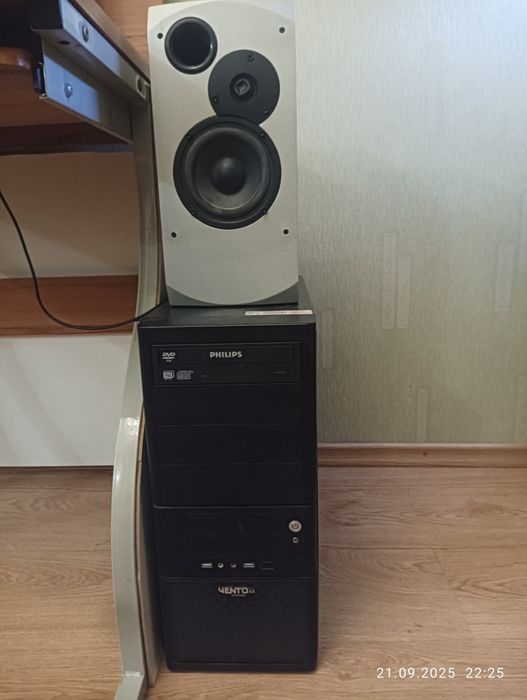 ПК + стіл + акустика