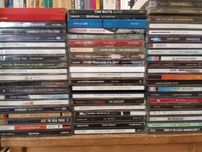 Lote de CD (Portishead, Caetano, Cohen, R.E.M., Santana)