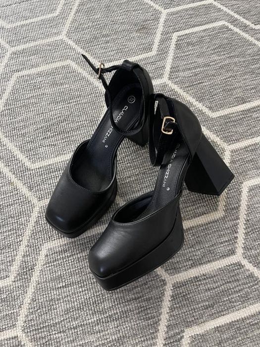 Босоніжки Claudia Ghizzani 37р