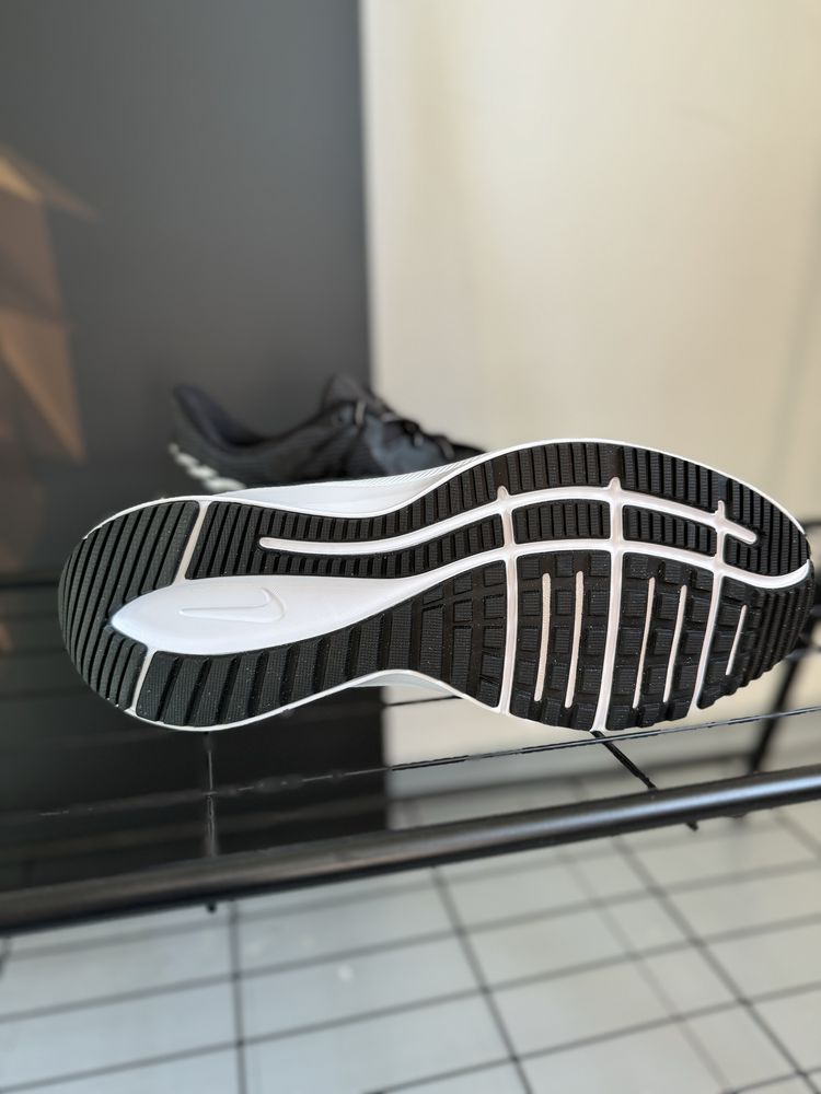 Кросівки Nike Quest 3 Shield cq8894-001 оригінал 43(27,5 см)