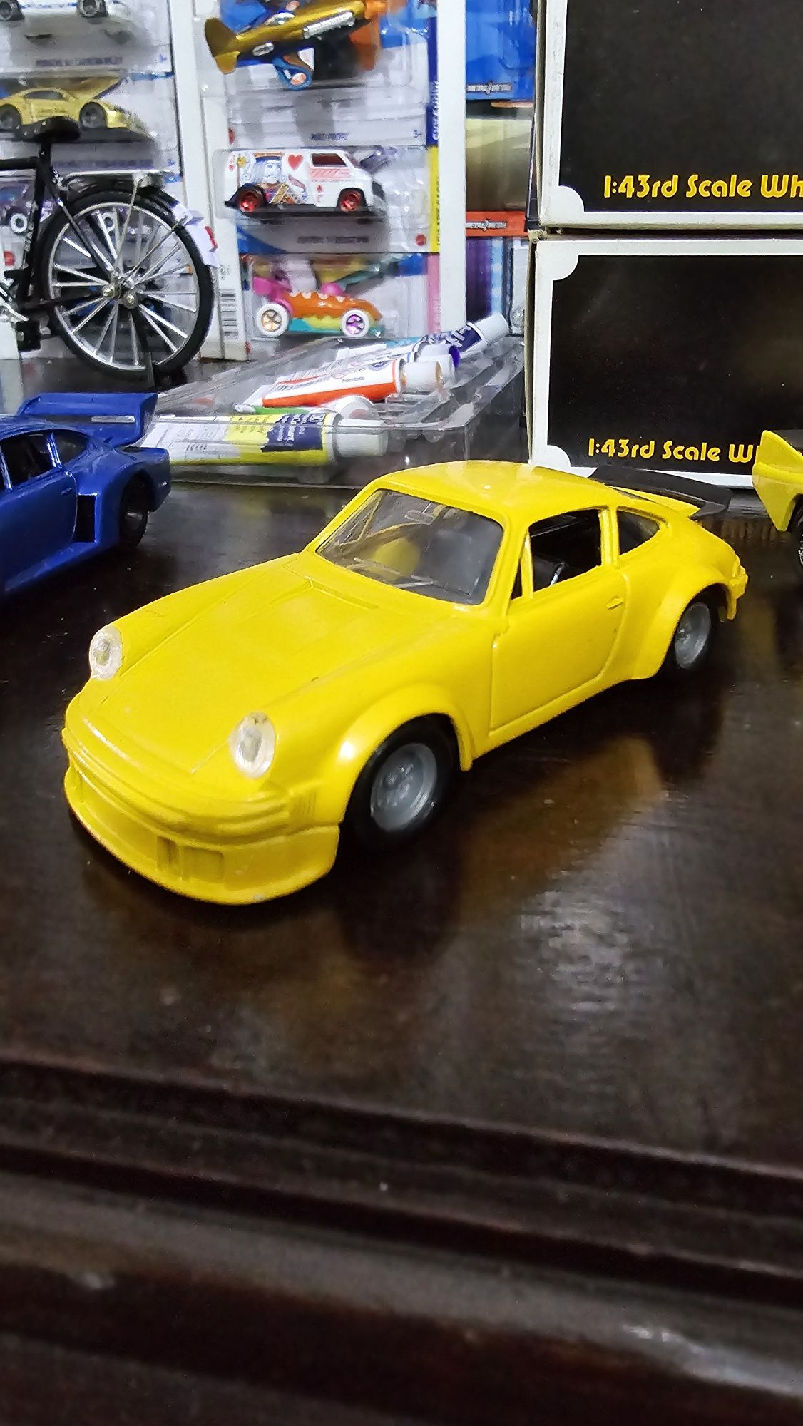 Miniatura Porche sólido