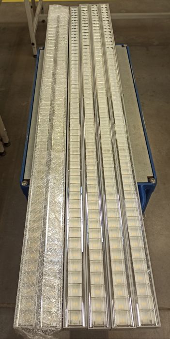 Lampa LED 1625mm jak NOWA
