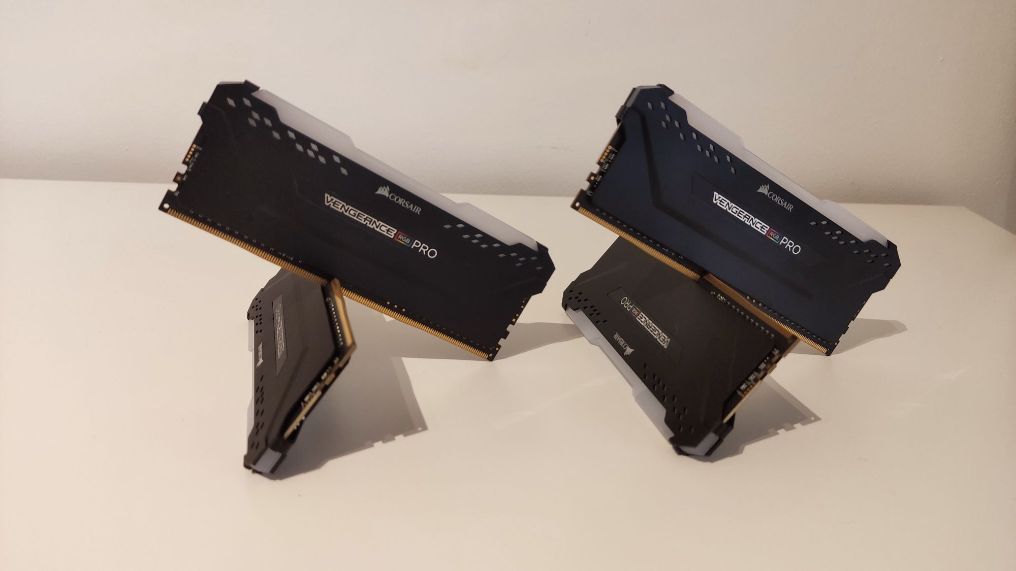 Memória RAM Corsair Vengeance RGB Pro DDR4 3200MHz cl16 32GB 4x8