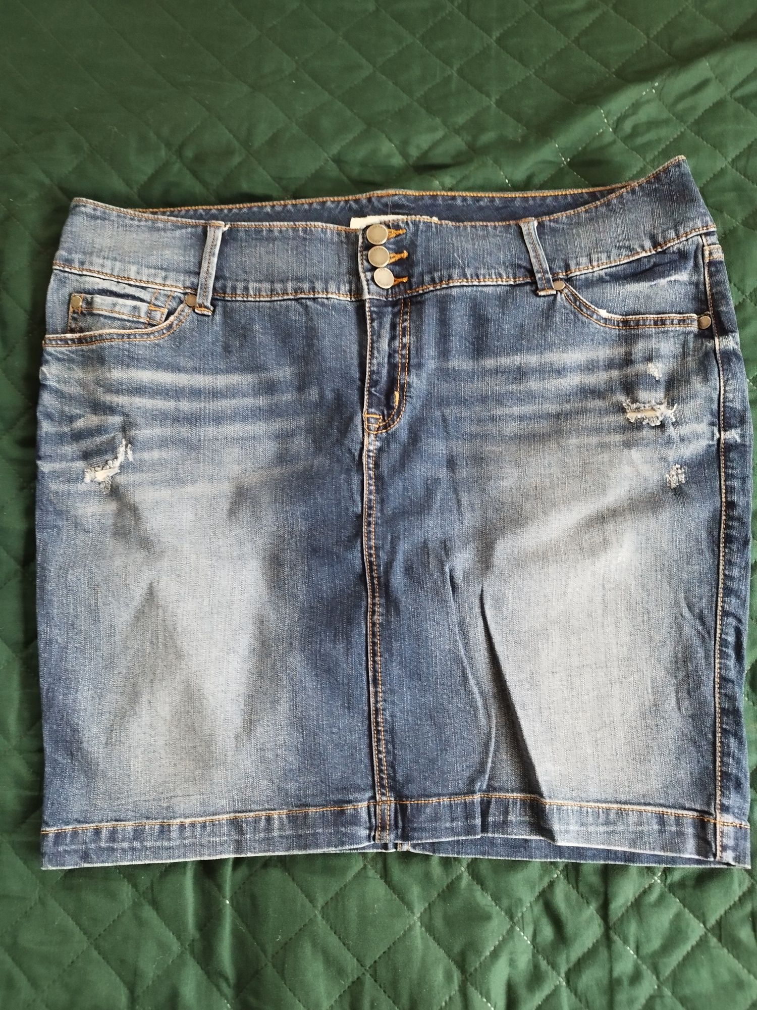 Spódnica jeansowa z przetarciami roz. 46
