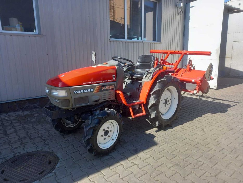Japoński traktorek Yanmar F 220 z glebogryzarką 4x4 22 KM