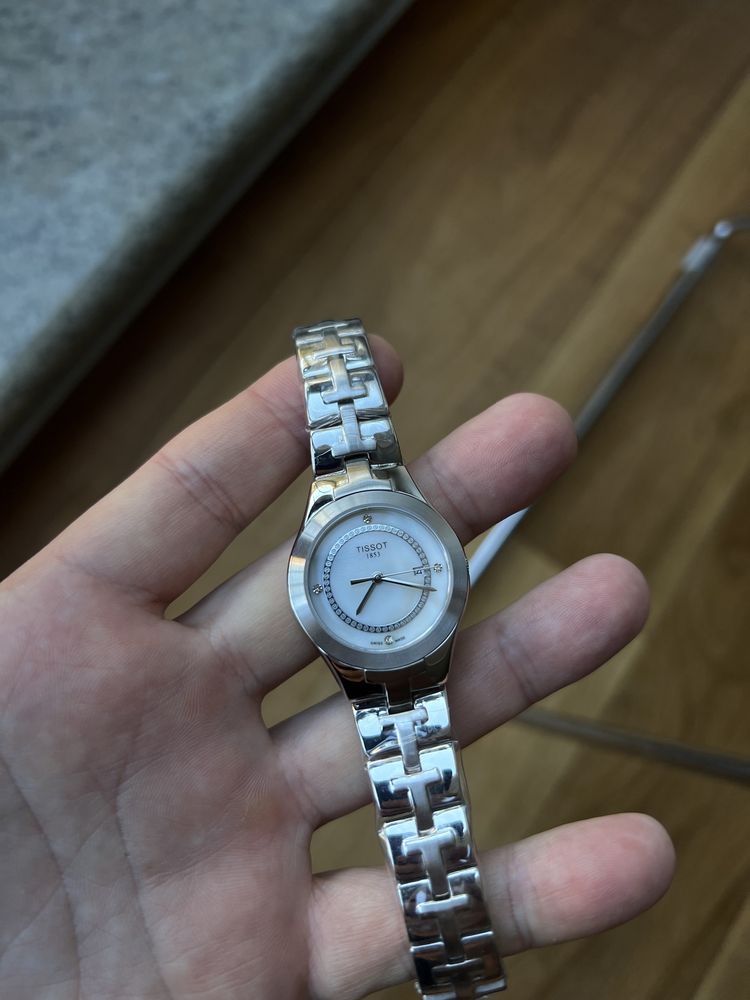 женские наручные часы Tissot T-WAVE