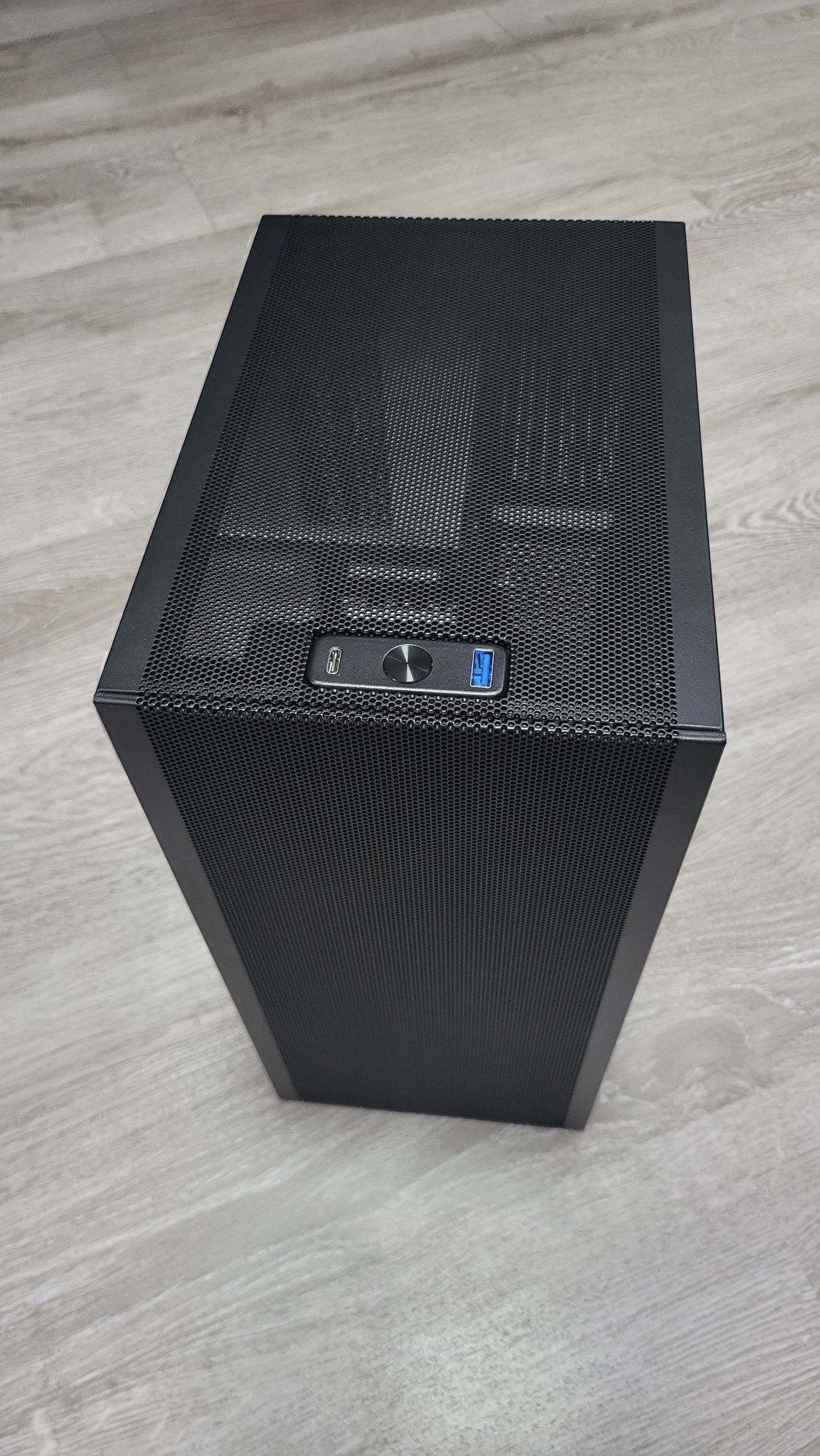 Корпус  Ssupd meshlicious Mini itx