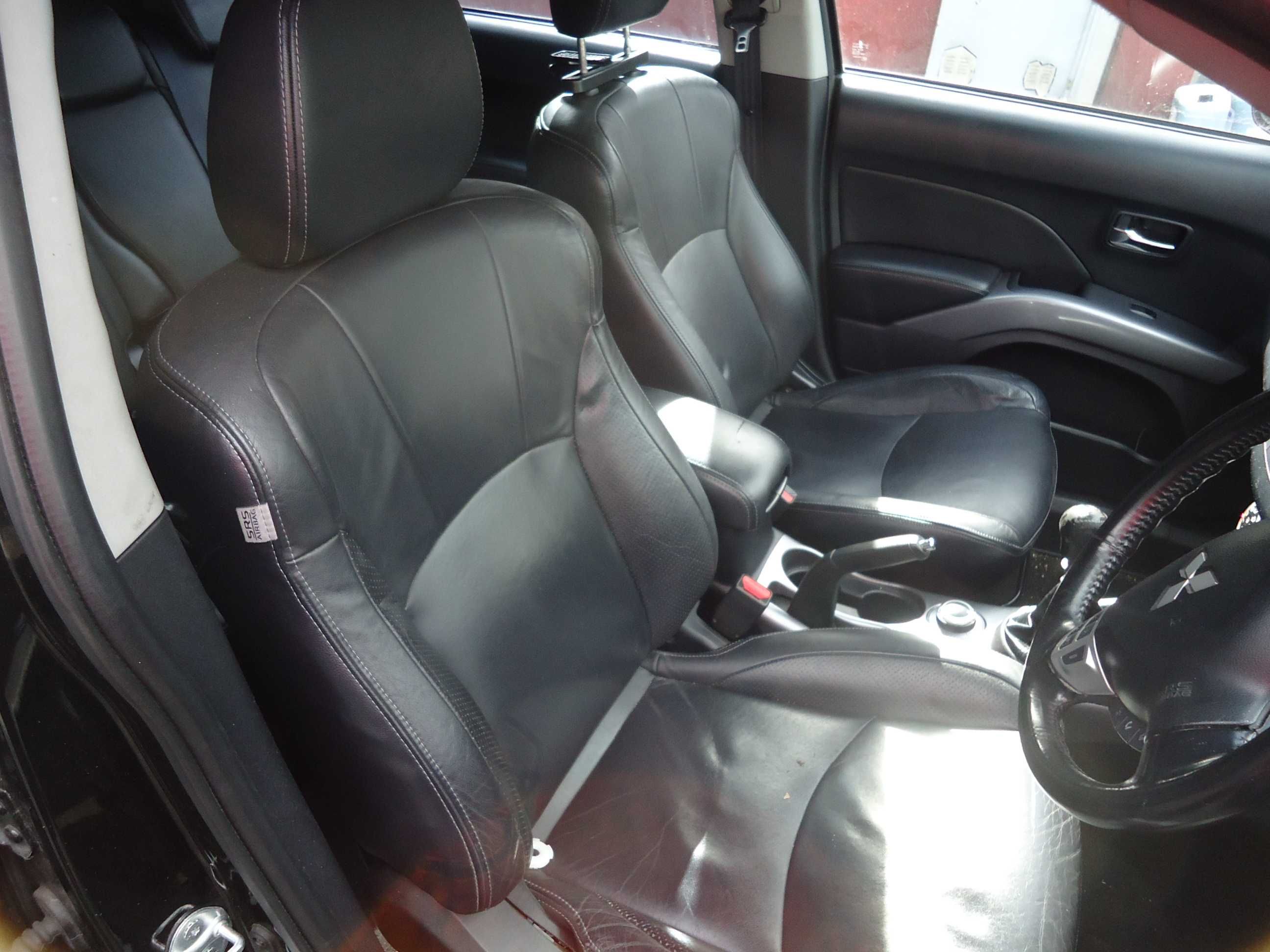 Mitsubishi Outlander Elegance 2.0 Di-d (BSY) de 2007 só ás peças