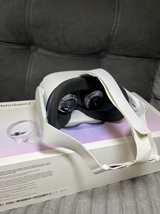 Продам віртуальні очки Oculus Quest 2