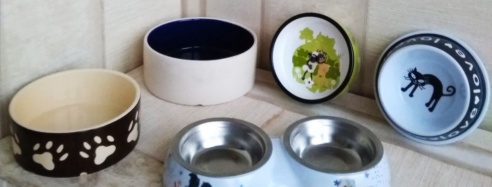 Товары для животных Миски Одежда Игрушки Воротники Тара Поддоны и др.