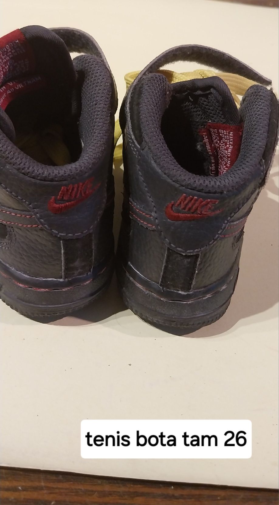 Ténis bota tam. 26 nike