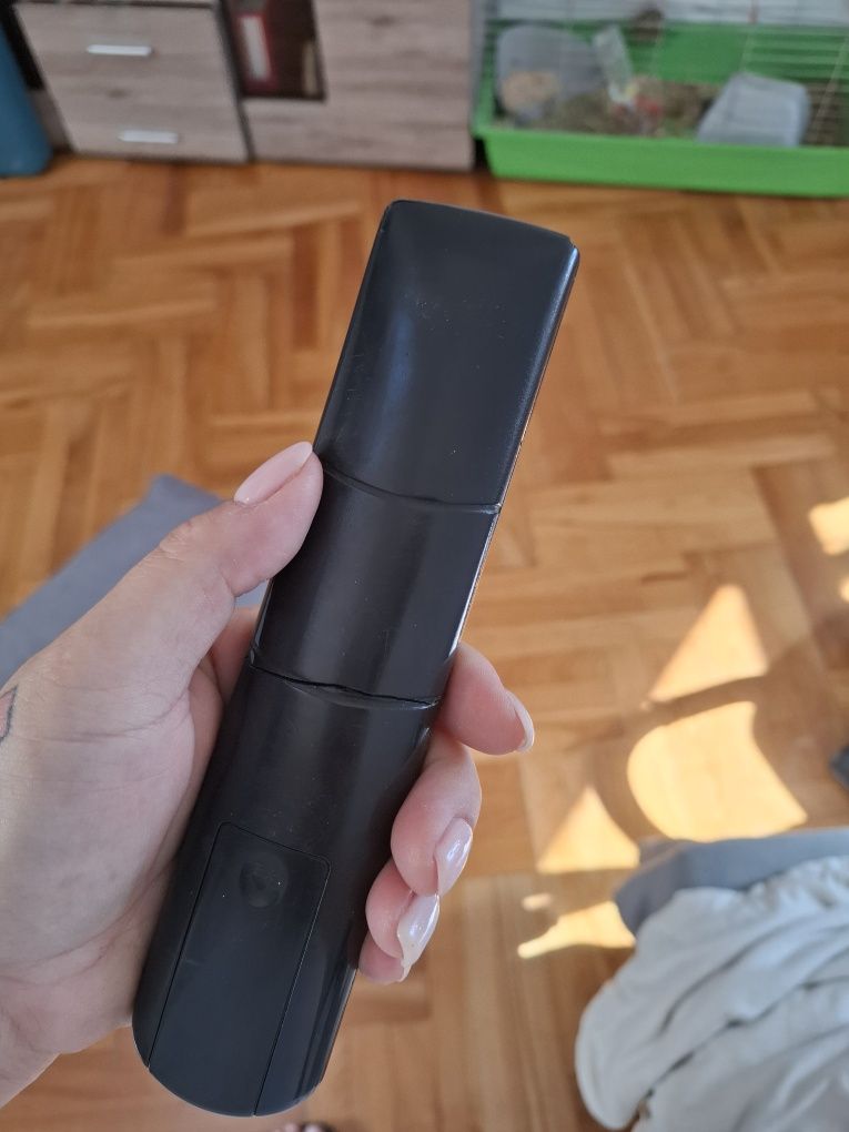 W pełni sprawny telewizor LCD Sharp 32'