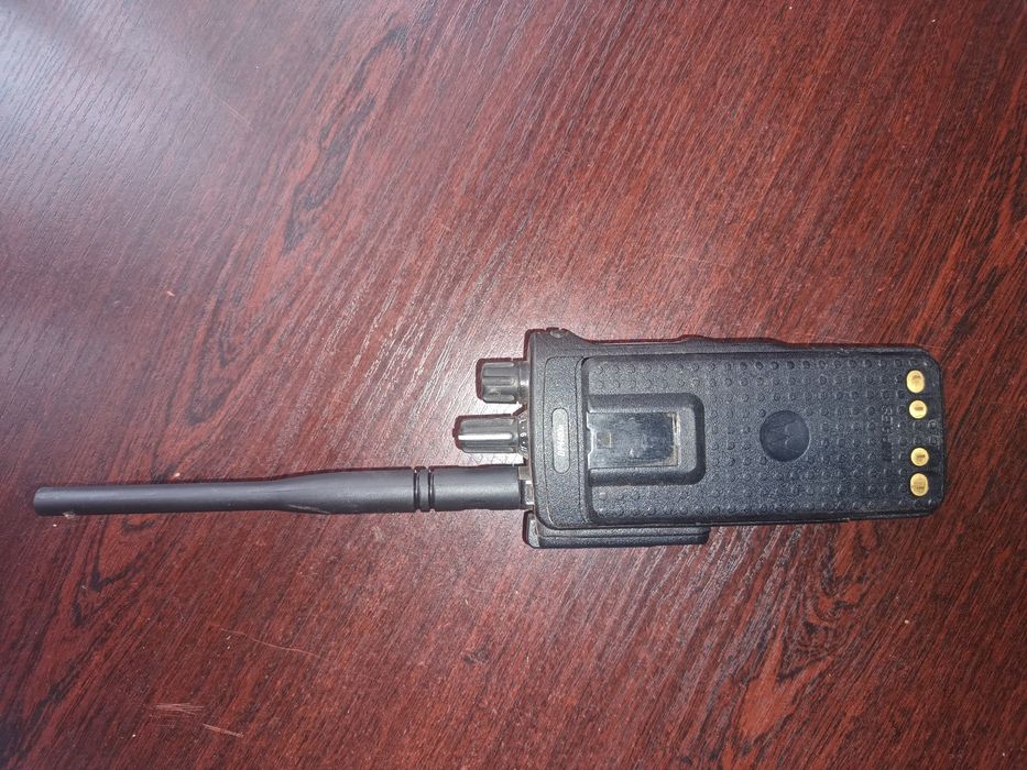 Motorola dp4400e радіостанція