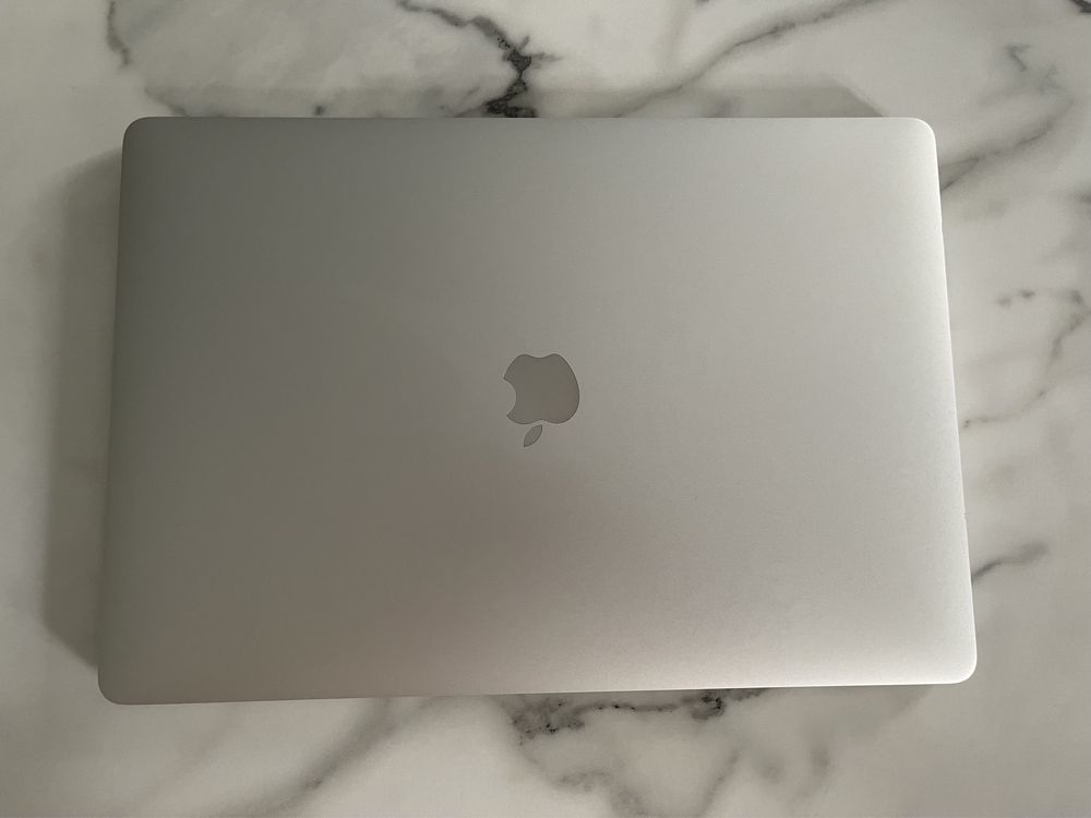 Apple MacBook Pro 15 cala 250 GB