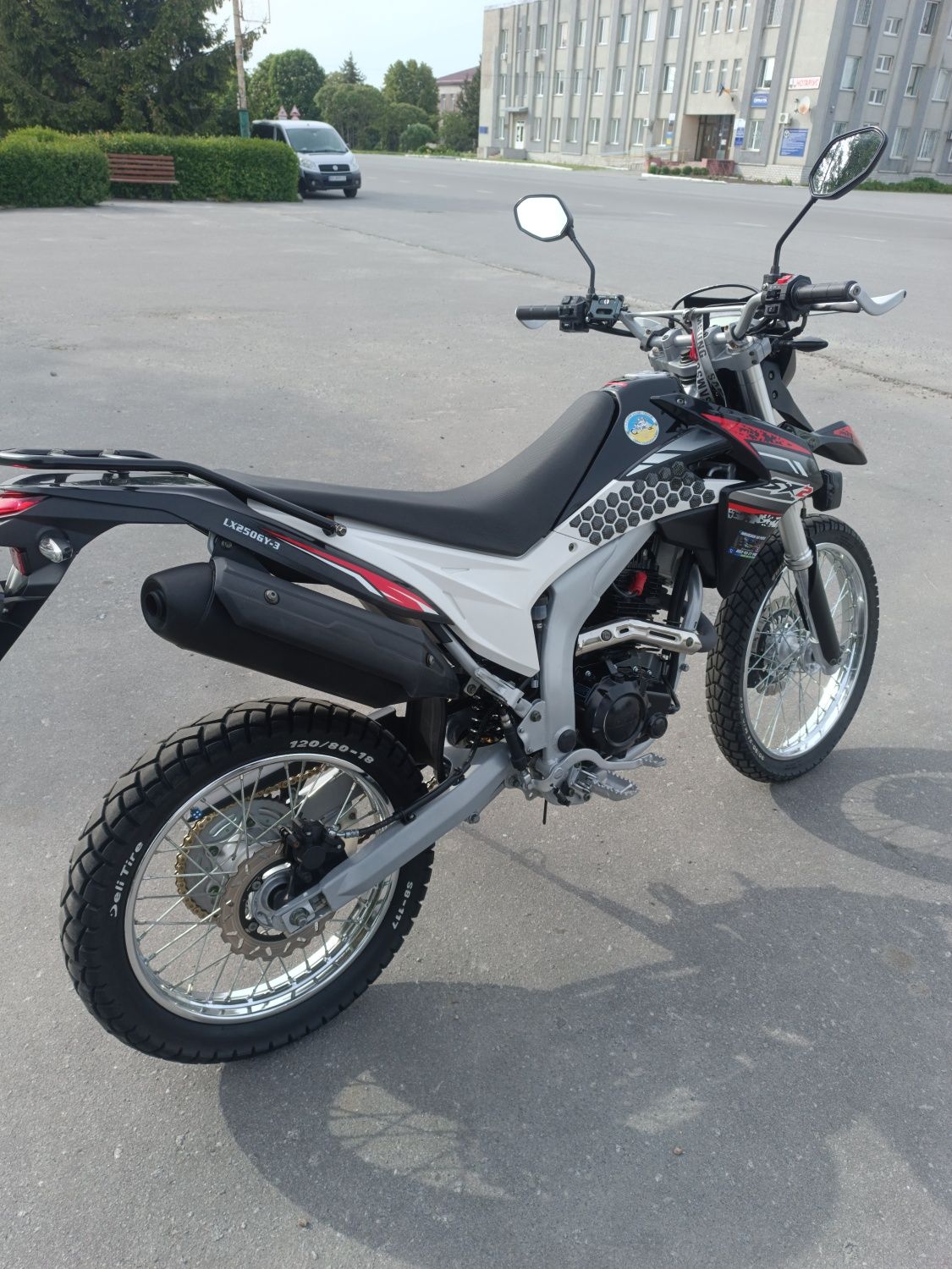 Продам мотоцикл Loncin lx250gy-3