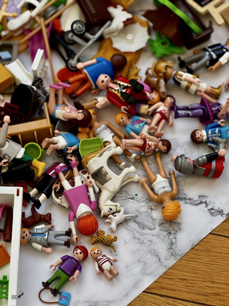 Playmobil klocki 1,6 kg + 2 domki + zwierzęta + figurki