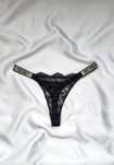 Koronkowe stringi z cekinami i kamyczkami Victoria’s Secret