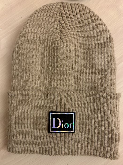 Шапка жіноча бежева зимова тепла