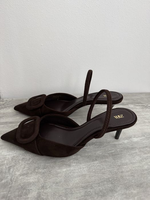 Трендові мюлі Zara