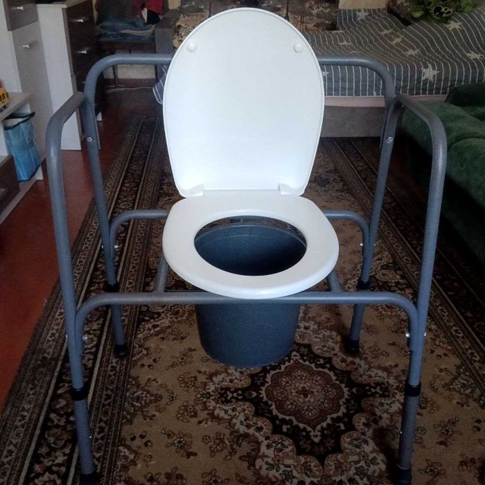 Продам стілець-туалет.