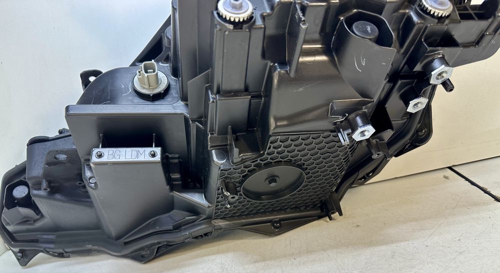 Фара права Lexus NX USA 2021 2022 2023 2024 81110F6010