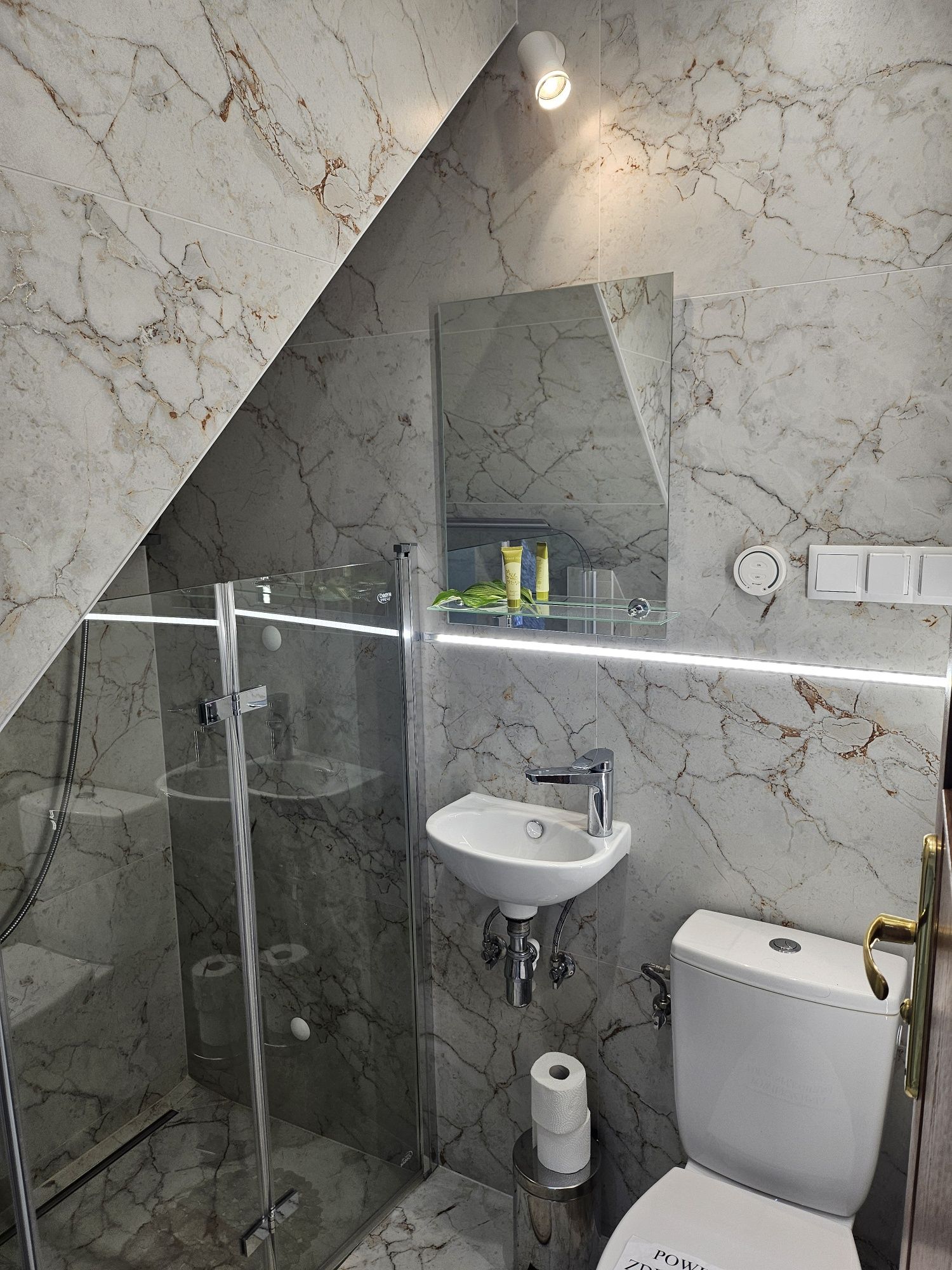 Dwu pokojowy apartament z kuchnią i łazienką ul. Ojcowska