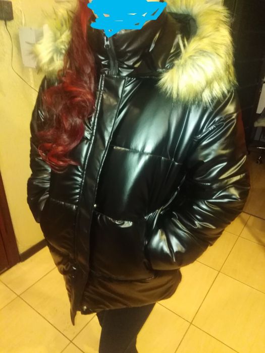 Продам   женскую зимнюю куртку, молодежную.