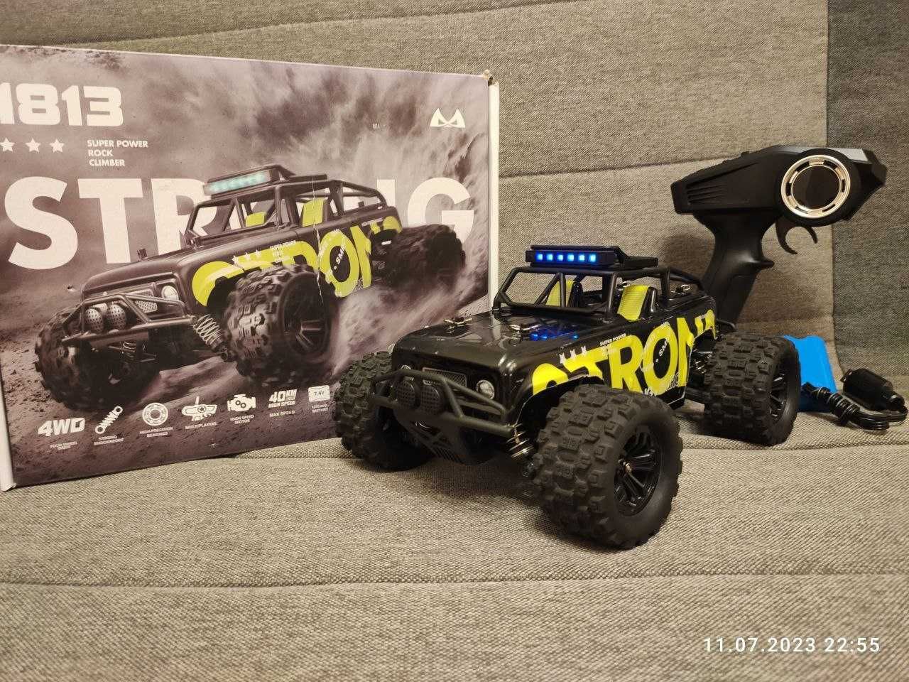 Радіокерований позашляховик-багі STRONG SMRC 1813 RC 1:18 40 KM/H 4WD