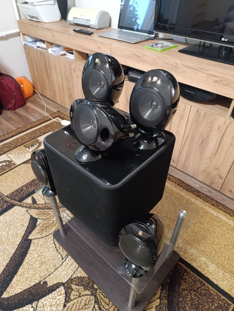 Kino domowe 5.1 KEF KHT2005.2 subwoofer aktywny KEF KUBE 2