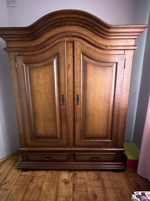 Duża, dębowa szafa na sprzedaż