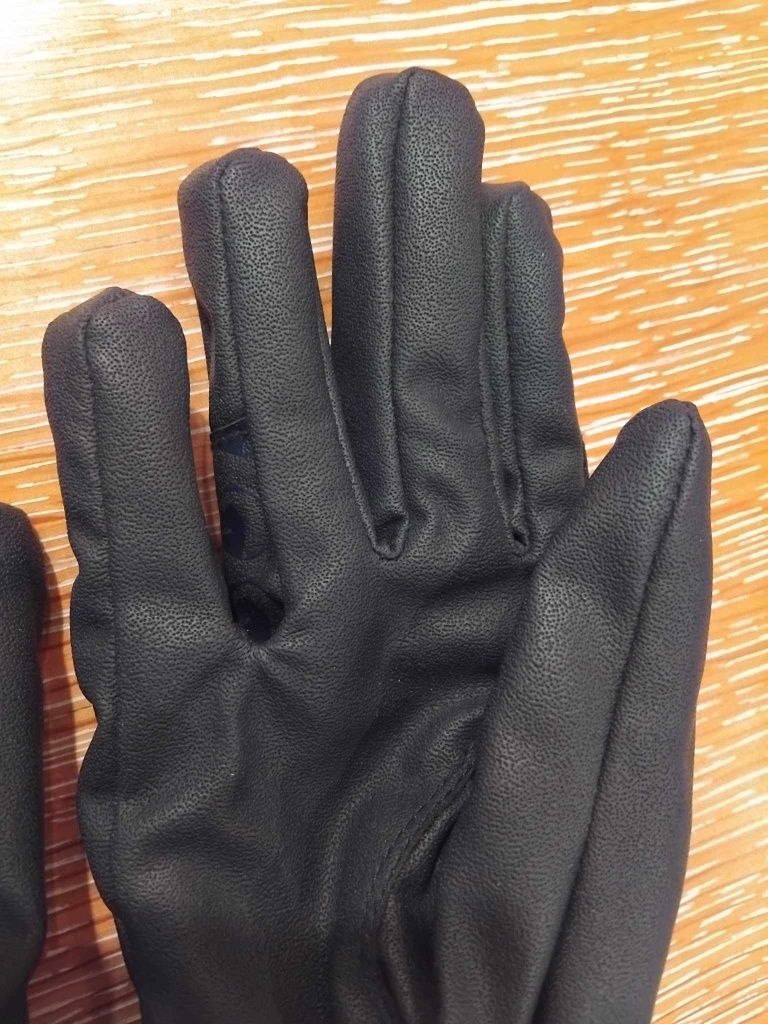 Kask jeździecki i rękawiczki
