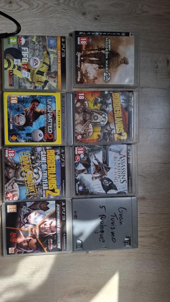 PlayStation 3 Super Slim Czerwona Edycja + 2 Pady + Gry + Buzz Quiz