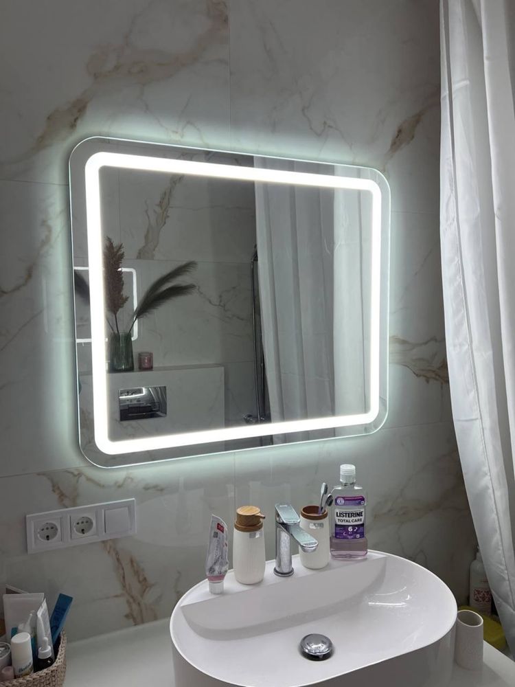 Дзеркало з підсвіткою LED у ванну кімнату