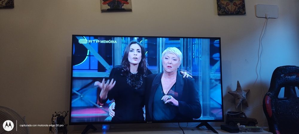 Vendo smart TV 50p com pequeno defeito na imagen más vesse bem