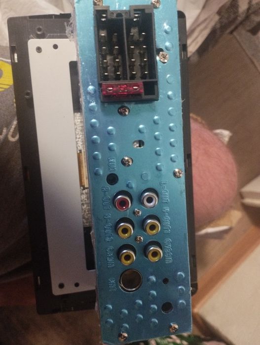 Продам магнітолу 1 din