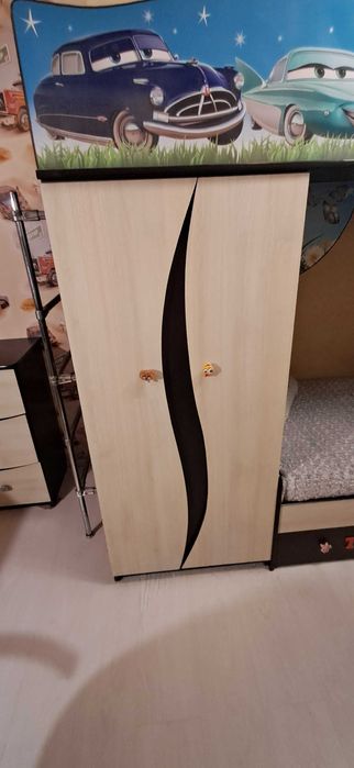 Дитяче двоповерхове ліжко з матрасами + комод + стелаж на книги