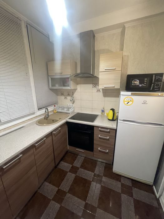 Сдам посуточно без комисссии классную квартиру Таирова Небесной Сотни