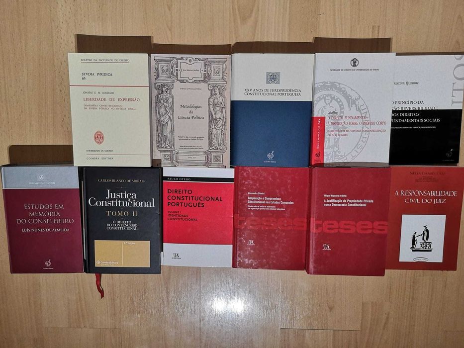Livros de Direito e Política - vários