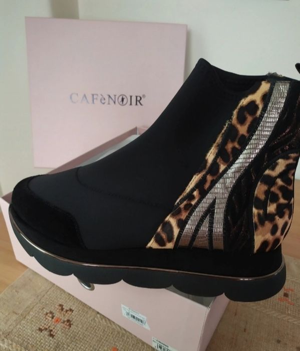 Botas Café Noir novas e na embalagem original