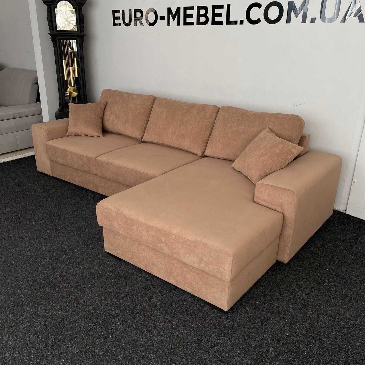 Новий диван пума з Європи