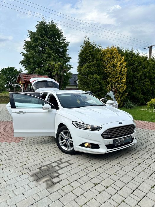 Ford Mondeo Piękny biały Ford Mondeo 2015