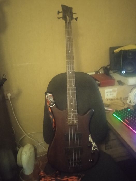Бас Гітара 4 струнна