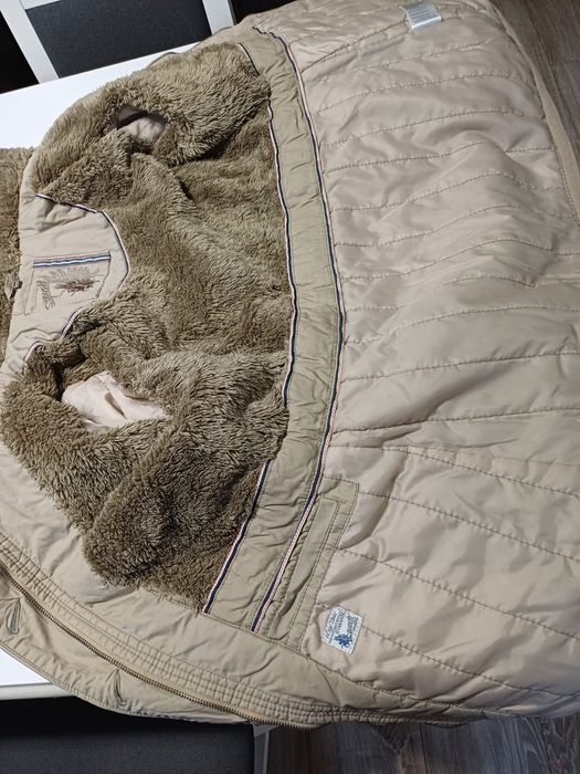 Zimowa kurtka damska S" guesto rozm 38.