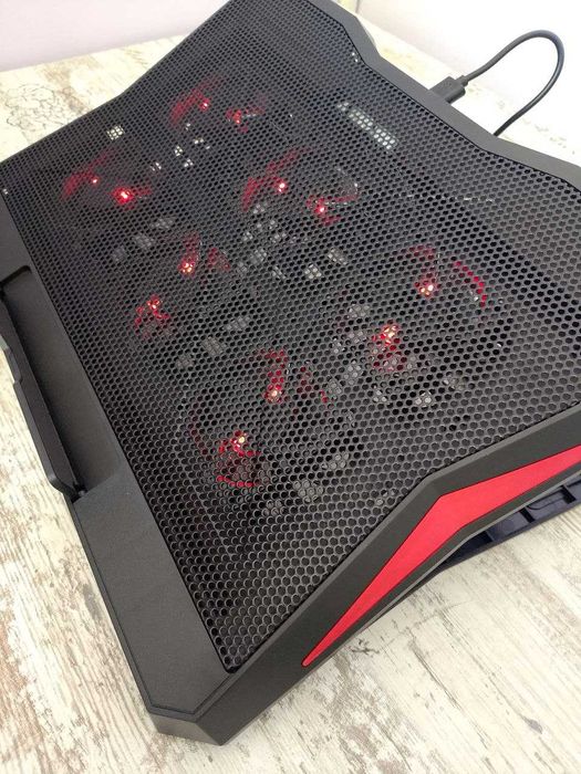 Охладитель для ноутбука до 17 дюймов Xtrike Me