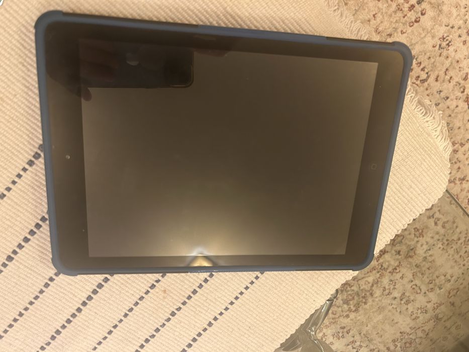 Ipad 5 рік 2016 рік ( модель 2014р) з бампером 32 гб