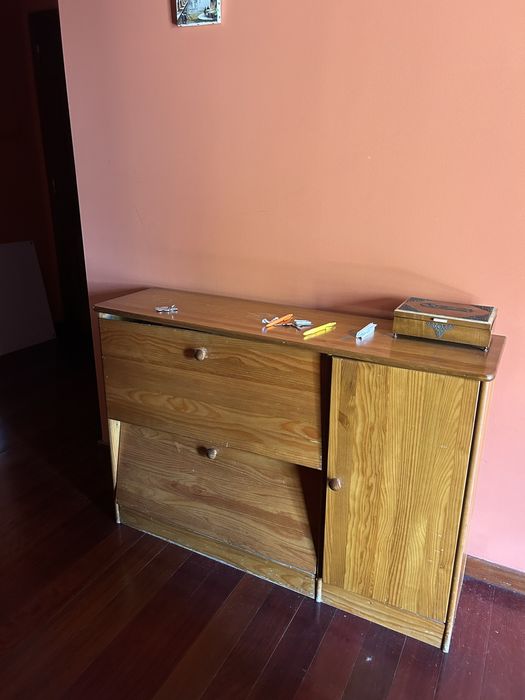 Sapateira em Madeira robusta para restauro