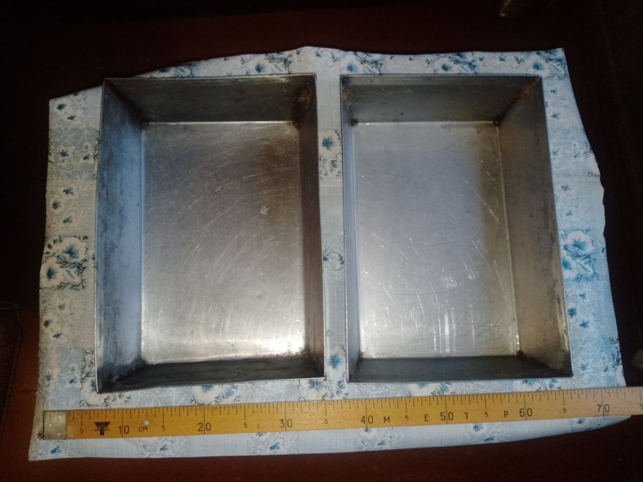 Продаються судочки для розсади з нержавіючої сталі.